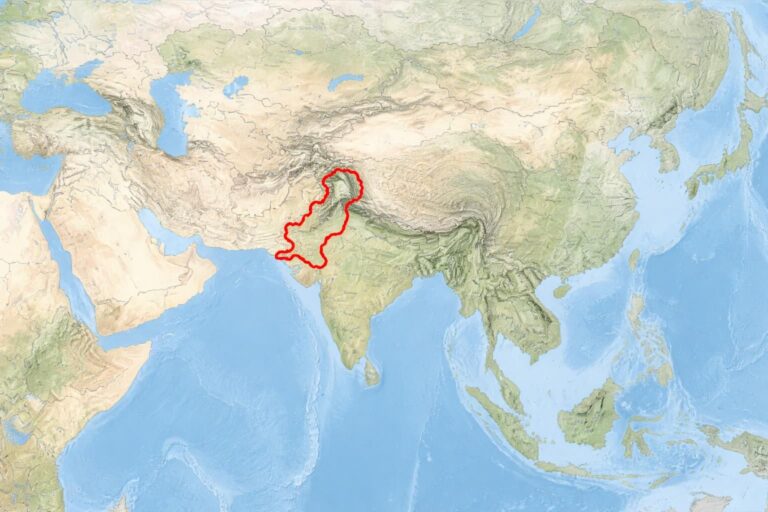 découvrez l'emplacement précis du pakistan sur la carte du monde et apprenez-en plus sur sa géographie et ses frontières.